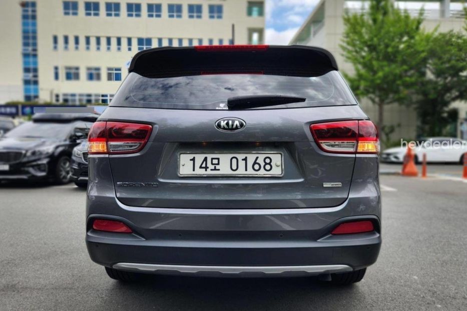 Продам Kia Sorento 2,0 CRDI PREMIUM 2WD 2016 года в Тернополе
