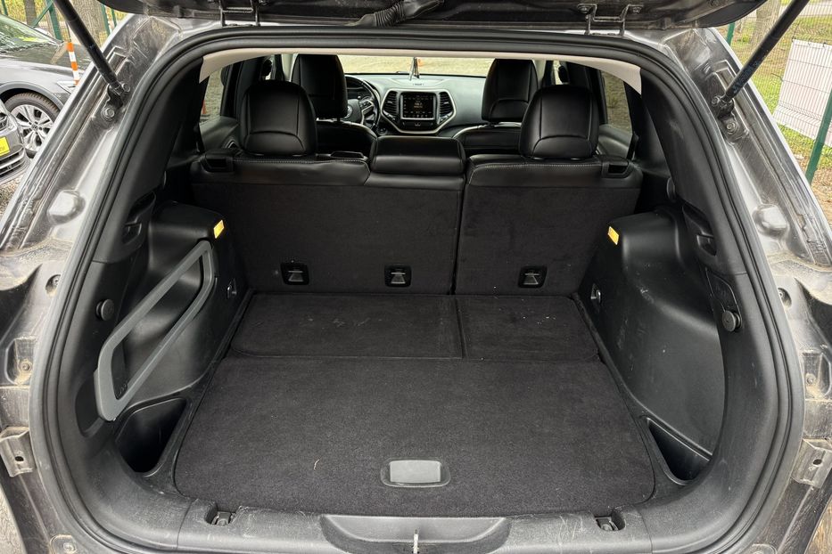 Продам Jeep Cherokee COMIS  2016 года в г. Умань, Черкасская область