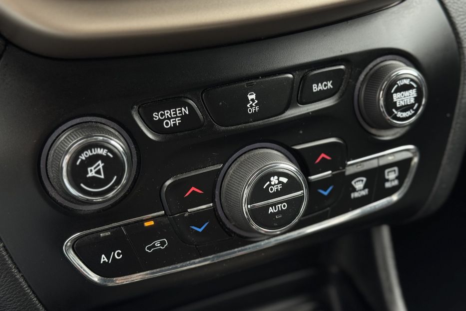 Продам Jeep Cherokee COMIS  2016 года в г. Умань, Черкасская область