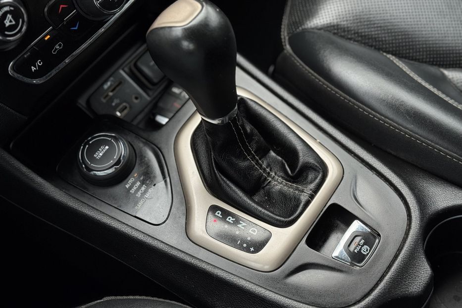 Продам Jeep Cherokee COMIS  2016 года в г. Умань, Черкасская область