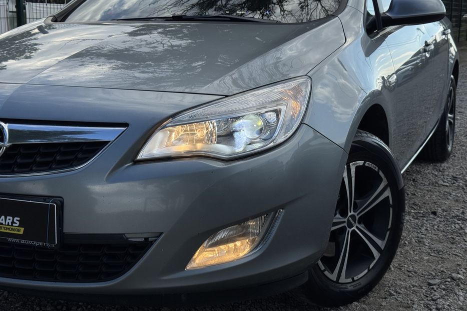Продам Opel Astra J COMIS  2012 года в г. Умань, Черкасская область