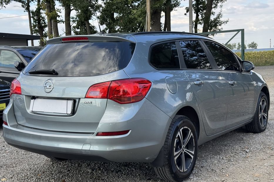 Продам Opel Astra J COMIS  2012 года в г. Умань, Черкасская область