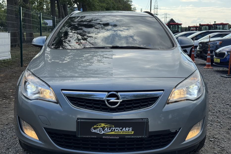 Продам Opel Astra J COMIS  2012 года в г. Умань, Черкасская область