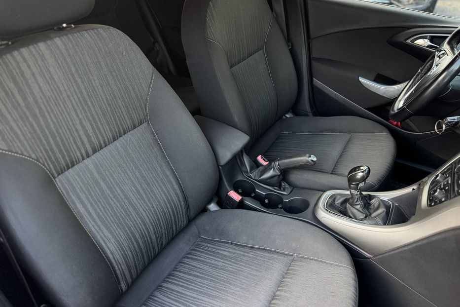 Продам Opel Astra J COMIS  2012 года в г. Умань, Черкасская область