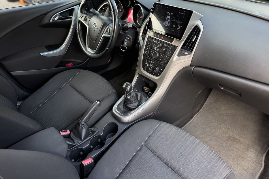Продам Opel Astra J COMIS  2012 года в г. Умань, Черкасская область