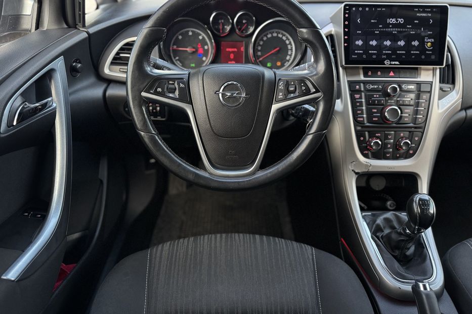 Продам Opel Astra J COMIS  2012 года в г. Умань, Черкасская область