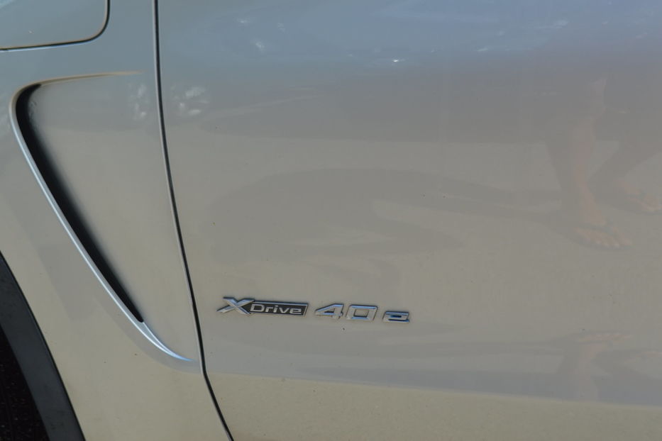 Продам BMW X5 4.0е Plug-in 2016 года в Одессе