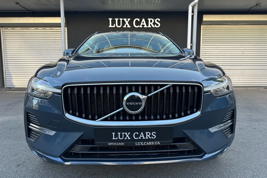 Продам Volvo XC60 B5 AWD 2022 года в Киеве