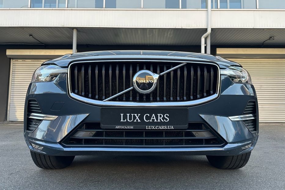 Продам Volvo XC60 B5 AWD 2022 года в Киеве
