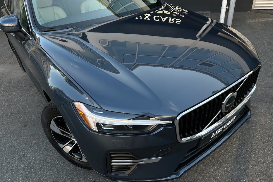 Продам Volvo XC60 B5 AWD 2022 года в Киеве