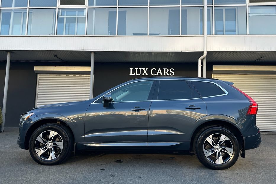 Продам Volvo XC60 B5 AWD 2022 года в Киеве