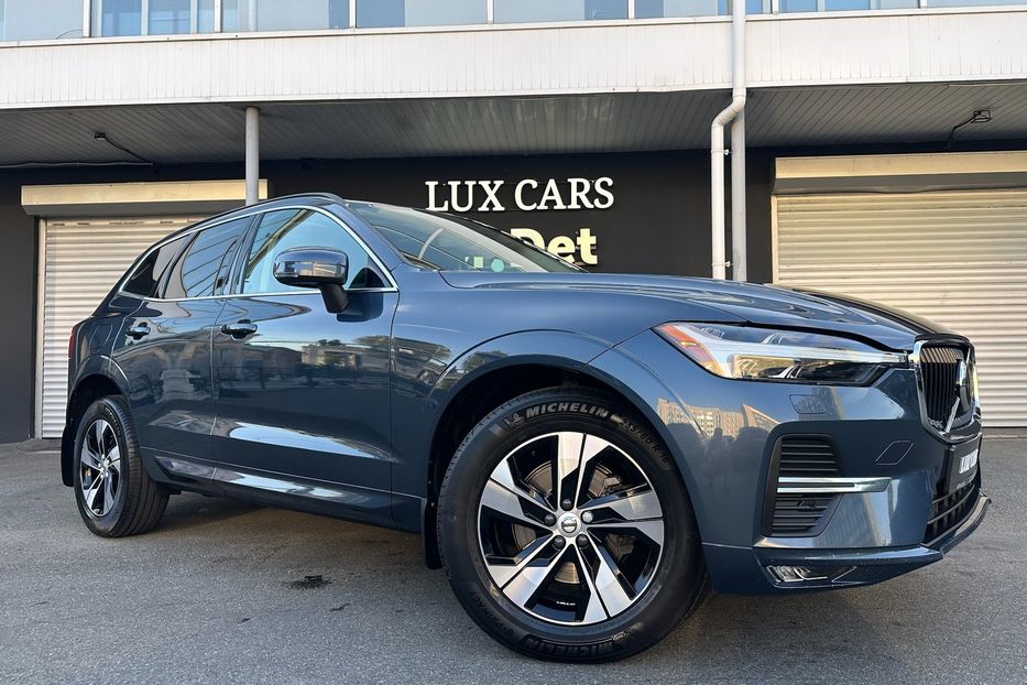 Продам Volvo XC60 B5 AWD 2022 года в Киеве