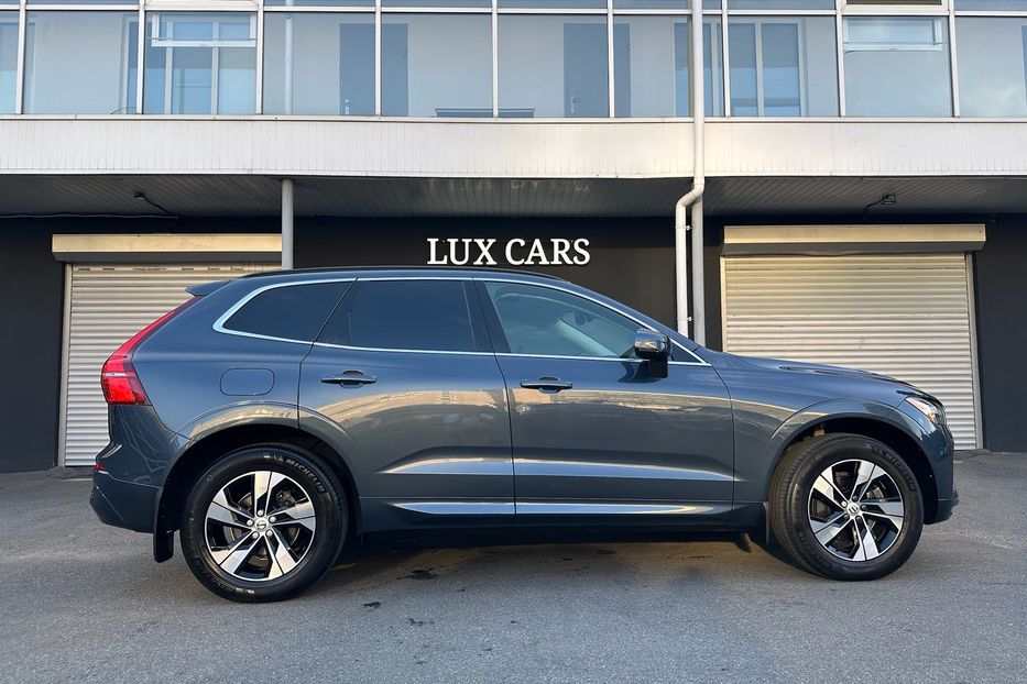 Продам Volvo XC60 B5 AWD 2022 года в Киеве