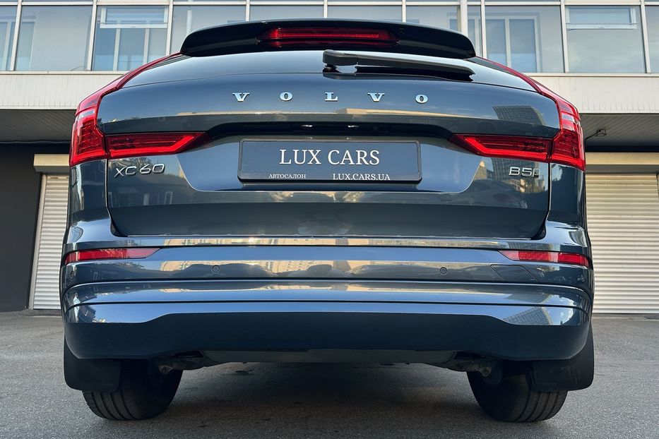 Продам Volvo XC60 B5 AWD 2022 года в Киеве