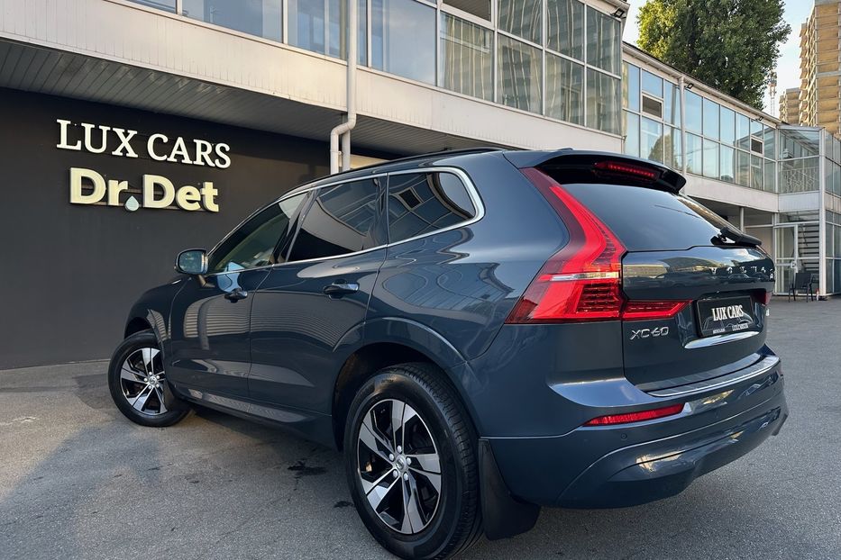 Продам Volvo XC60 B5 AWD 2022 года в Киеве