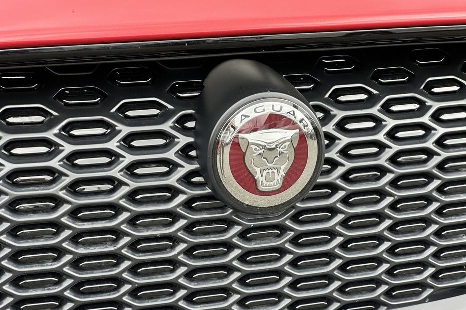 Продам Jaguar F-Pace 90 квт 2023 года в Луцке