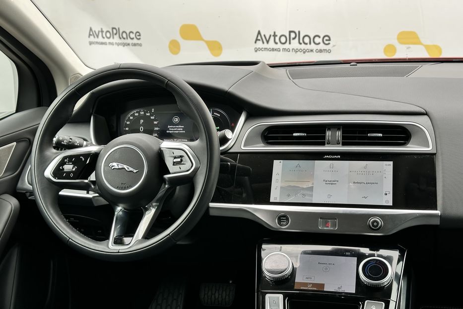Продам Jaguar F-Pace 90 квт 2023 года в Луцке