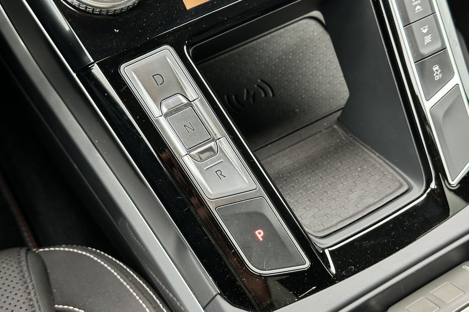 Продам Jaguar F-Pace 90 квт 2023 года в Луцке
