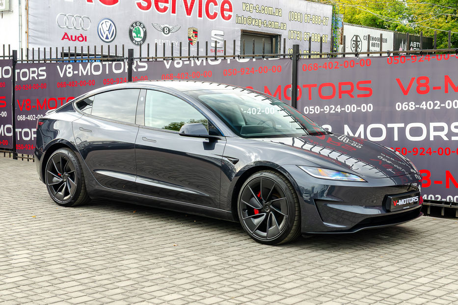 Продам Tesla Model 3 Performance 2024 года в Киеве