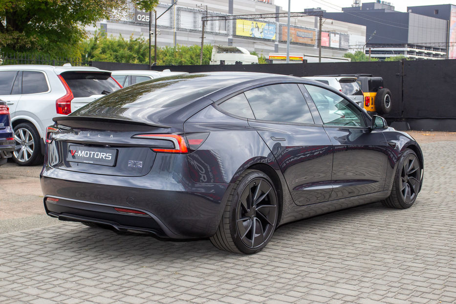 Продам Tesla Model 3 Performance 2024 года в Киеве