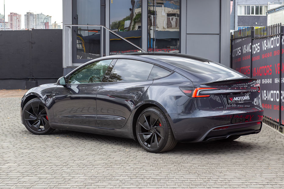Продам Tesla Model 3 Performance 2024 года в Киеве