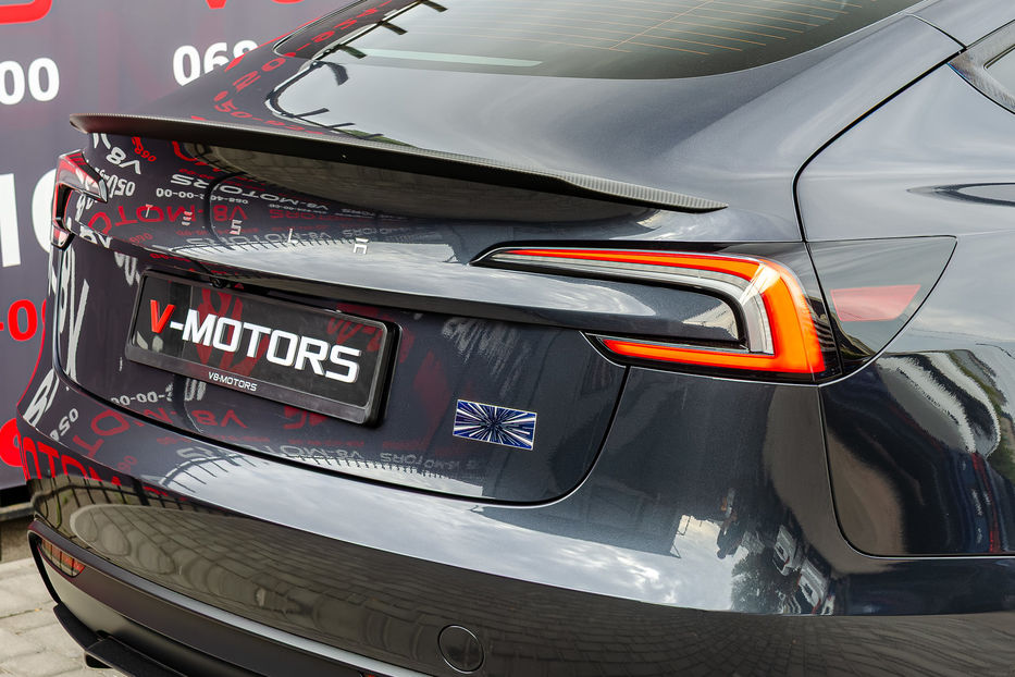 Продам Tesla Model 3 Performance 2024 года в Киеве