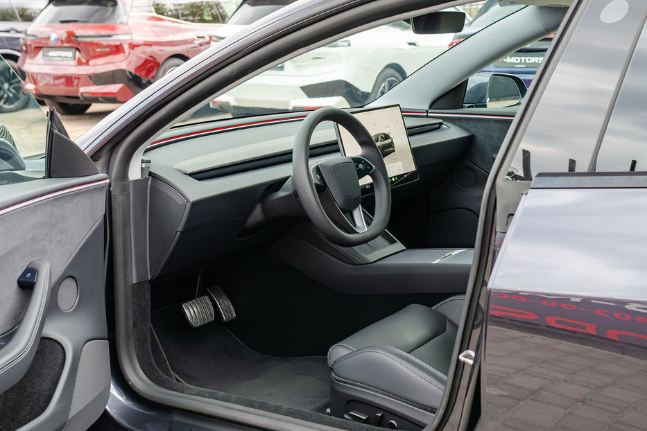 Продам Tesla Model 3 Performance 2024 года в Киеве