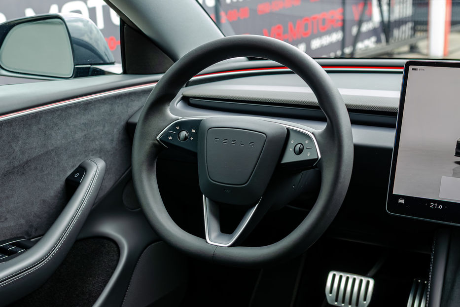 Продам Tesla Model 3 Performance 2024 года в Киеве