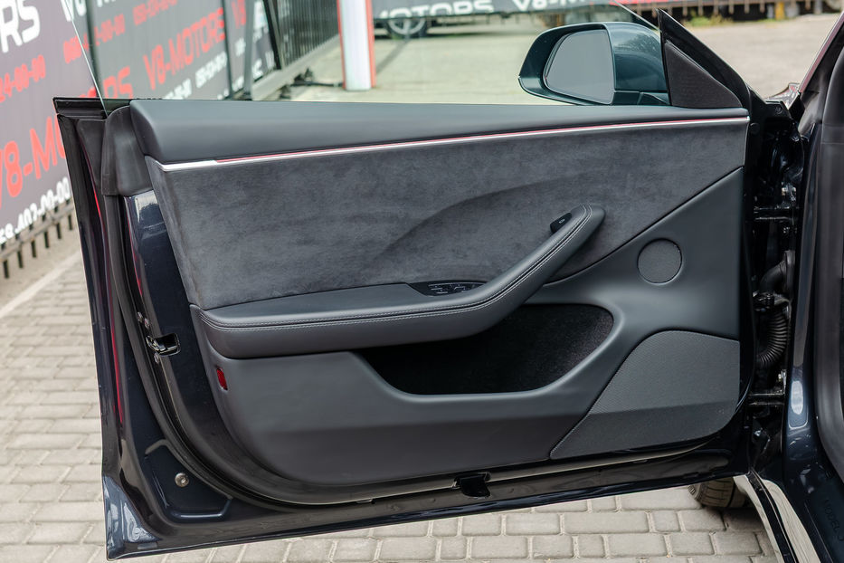 Продам Tesla Model 3 Performance 2024 года в Киеве