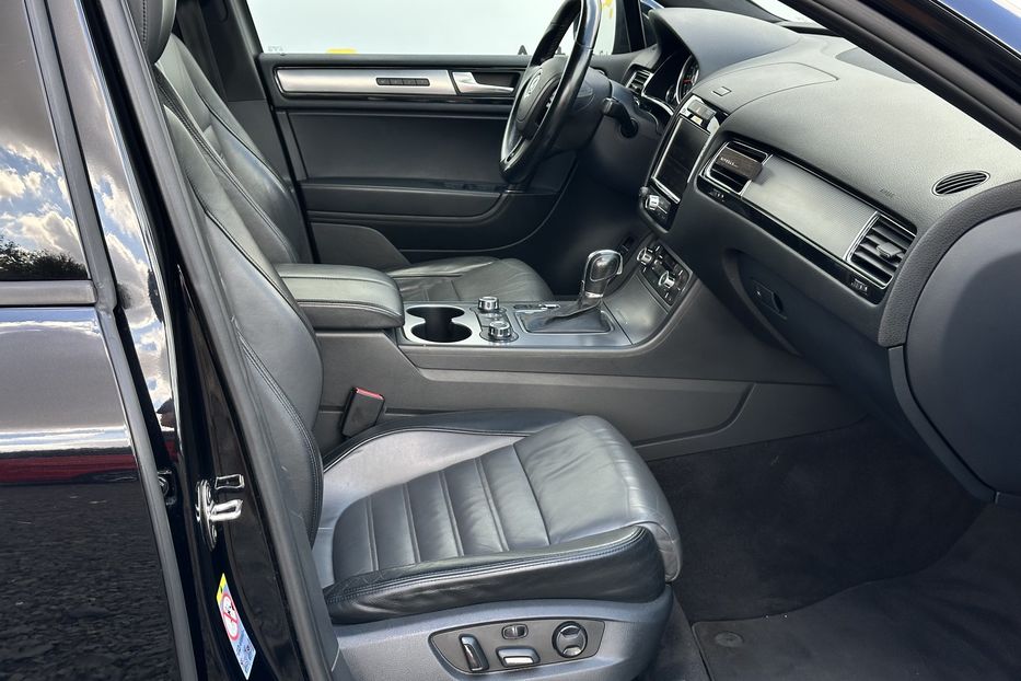Продам Volkswagen Touareg R-Line 2012 года в Луцке