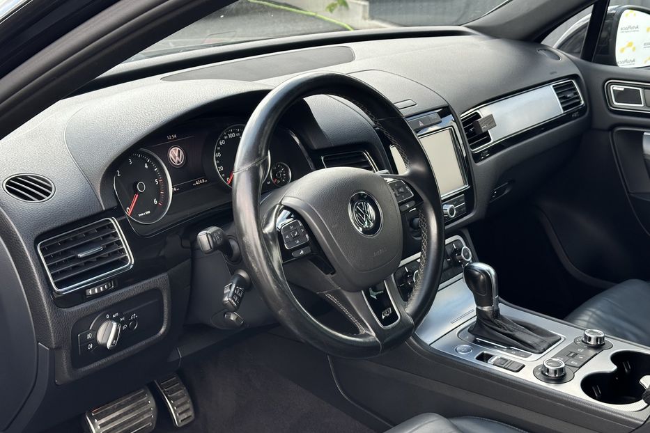 Продам Volkswagen Touareg R-Line 2012 года в Луцке