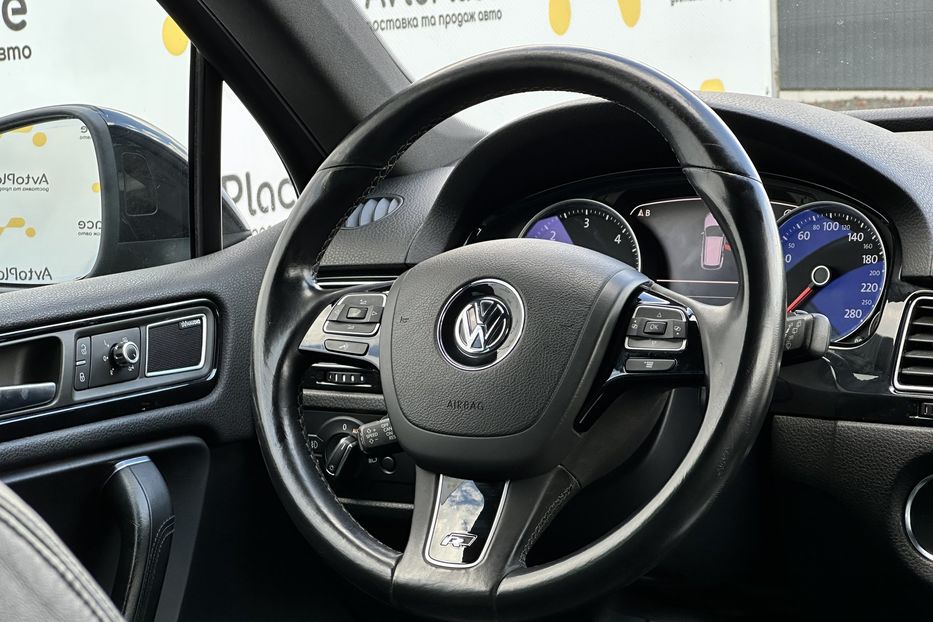 Продам Volkswagen Touareg R-Line 2012 года в Луцке