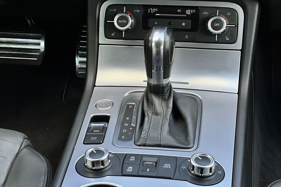 Продам Volkswagen Touareg R-Line 2012 года в Луцке