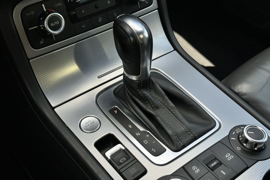 Продам Volkswagen Touareg R-Line 2012 года в Луцке