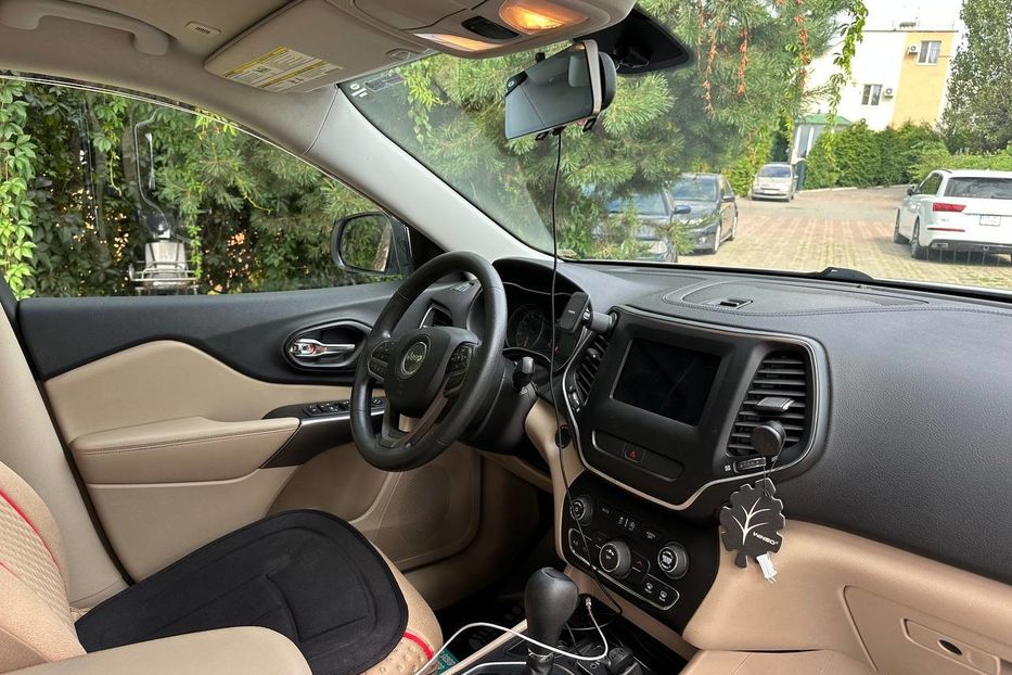 Продам Jeep Cherokee 2018 года в Черновцах