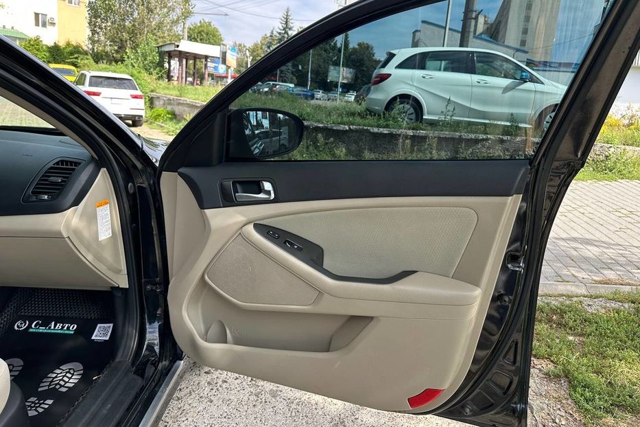 Продам Kia Optima 2014 года в Черновцах