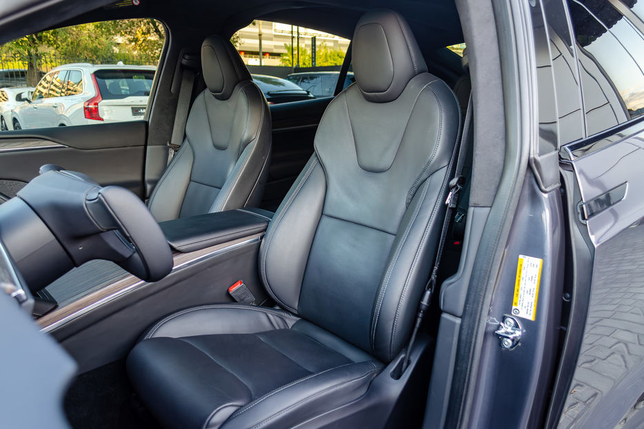 Продам Tesla Model X Dual Motor Long Range 2022 года в Киеве