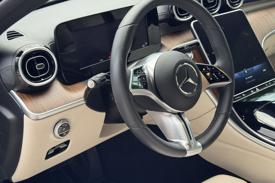 Продам Mercedes-Benz C-Class 180 EQ Boost 9G-Tronic  2022 года в Киеве