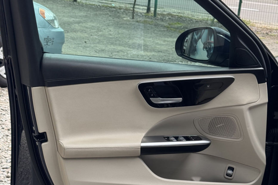 Продам Mercedes-Benz C-Class 180 EQ Boost 9G-Tronic  2022 года в Киеве