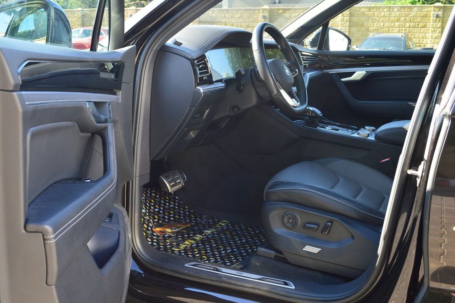 Продам Volkswagen Touareg Rline 2023 года в Одессе