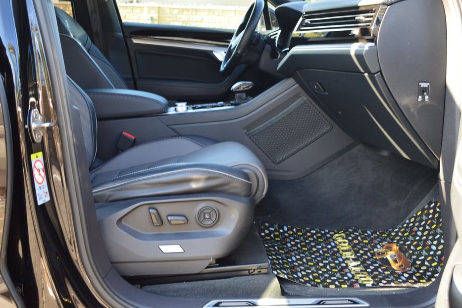 Продам Volkswagen Touareg Rline 2023 года в Одессе