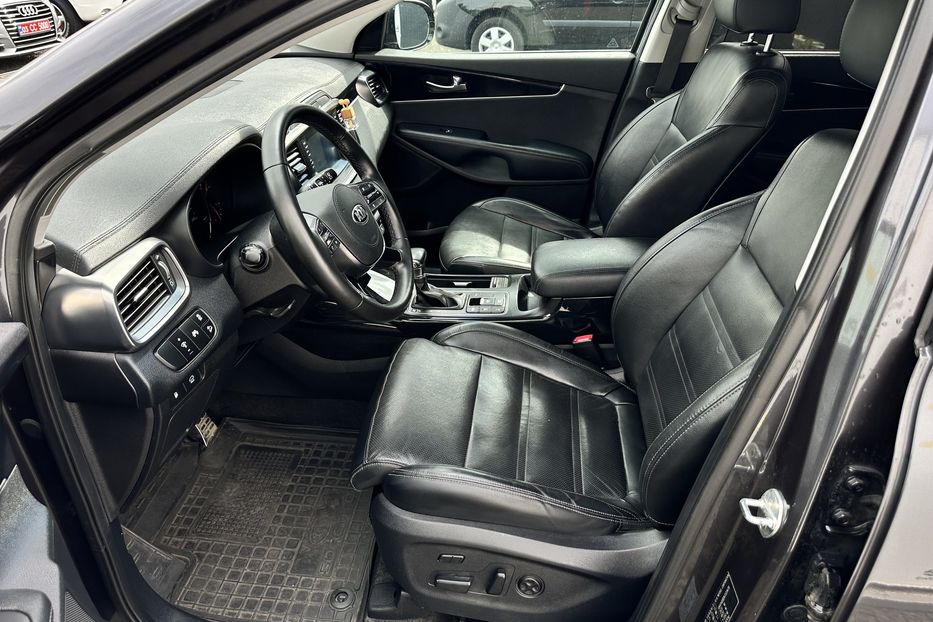 Продам Kia Sorento Prestigue 2018 года в Луцке