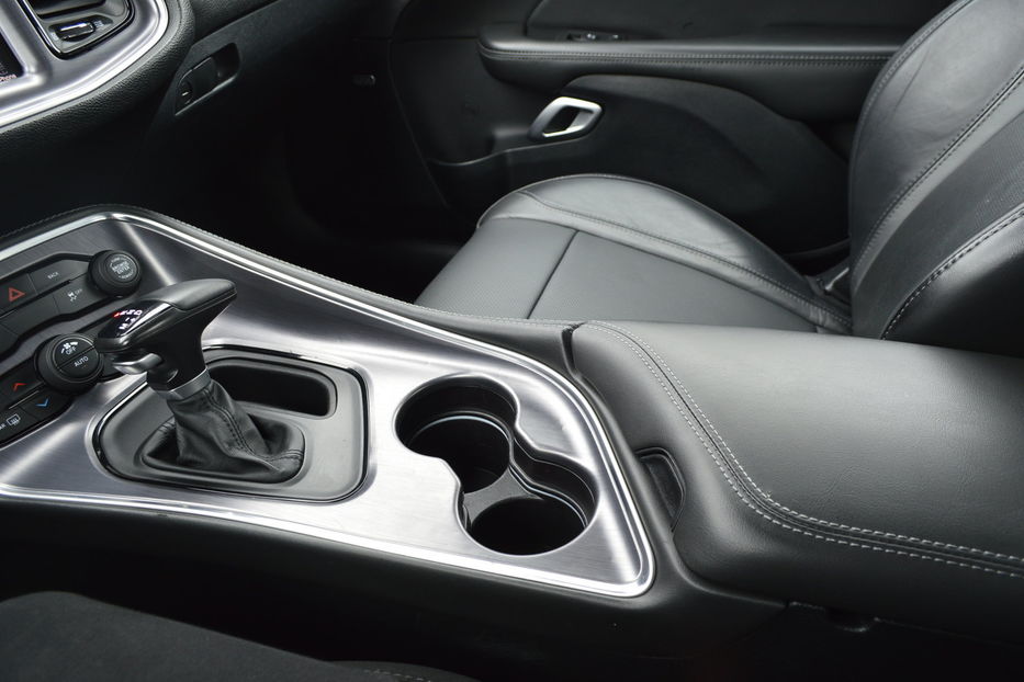 Продам Dodge Challenger SXT PLUS  2016 года в Одессе