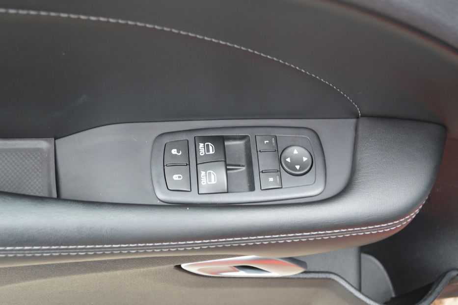 Продам Dodge Challenger SXT PLUS  2016 года в Одессе
