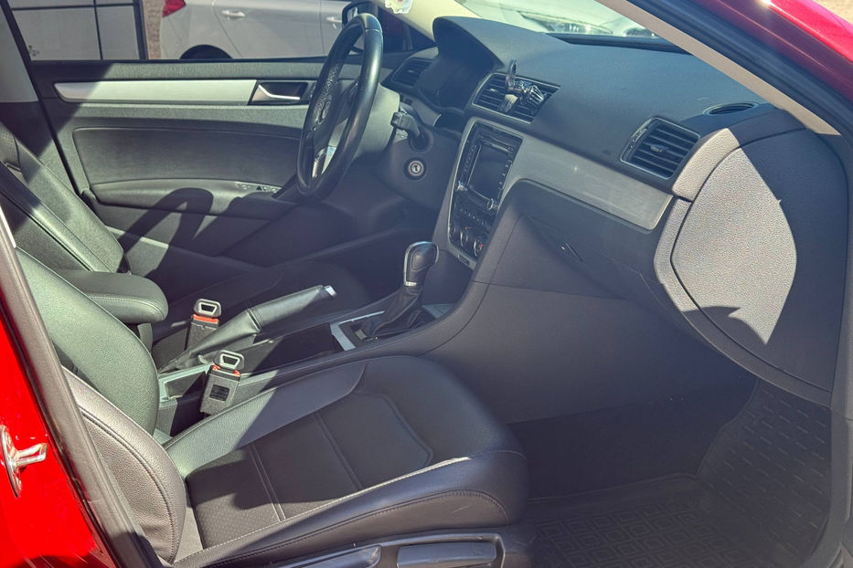 Продам Volkswagen Passat B7 2015 года в Киеве