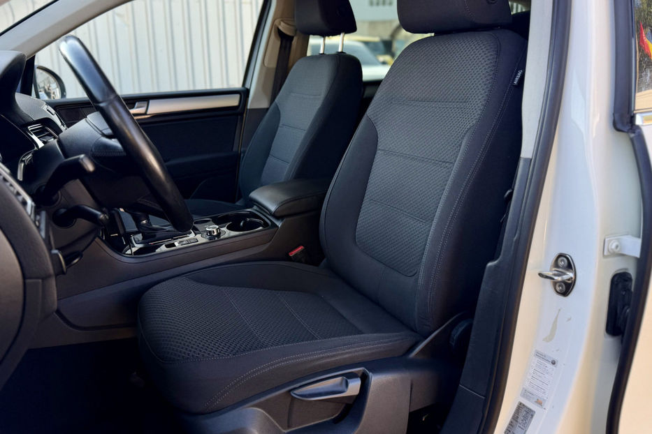 Продам Volkswagen Touareg 3.0D AT (240 к.с.) 4Motion  2011 года в Киеве