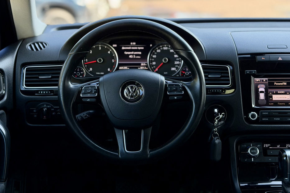 Продам Volkswagen Touareg 3.0D AT (240 к.с.) 4Motion  2011 года в Киеве