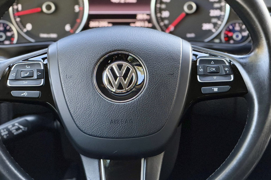 Продам Volkswagen Touareg 3.0D AT (240 к.с.) 4Motion  2011 года в Киеве