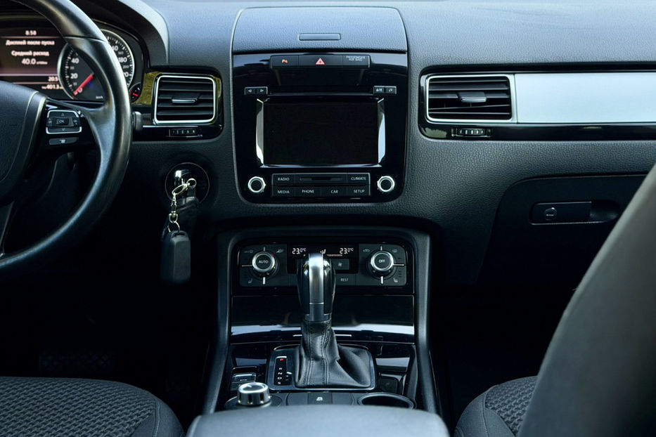 Продам Volkswagen Touareg 3.0D AT (240 к.с.) 4Motion  2011 года в Киеве