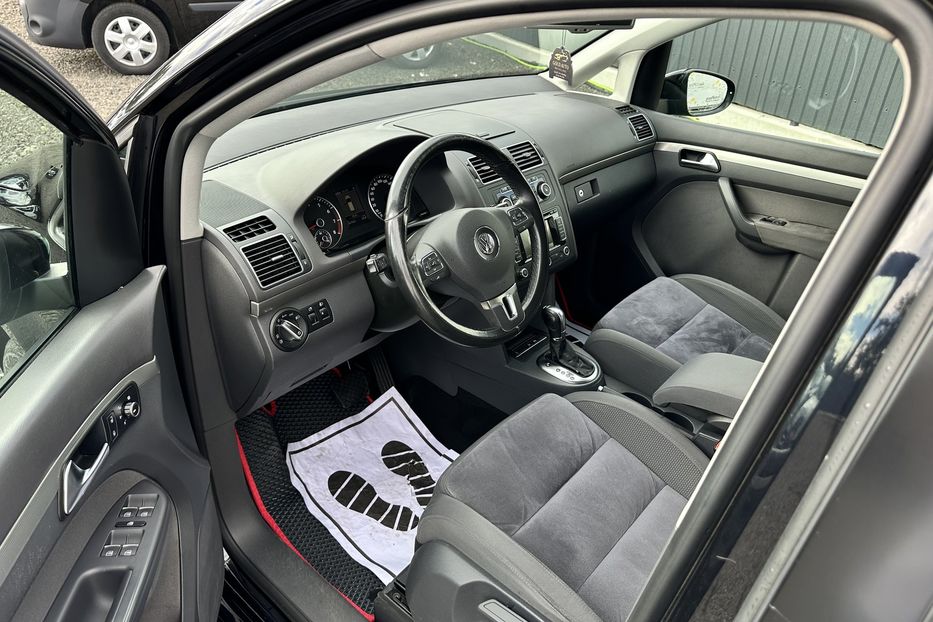 Продам Volkswagen Touran 2011 года в Луцке